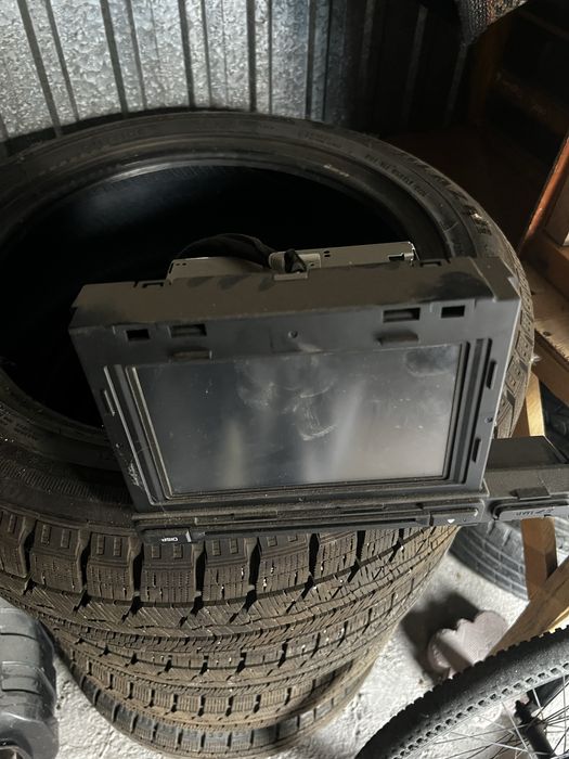 Мультимедийный дисплей