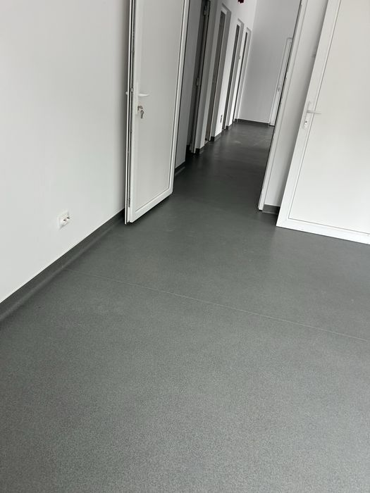 SPECIALIȘTI ÎN MONTAJ | PVC • mochetă • șape • lvt • spc • tapet