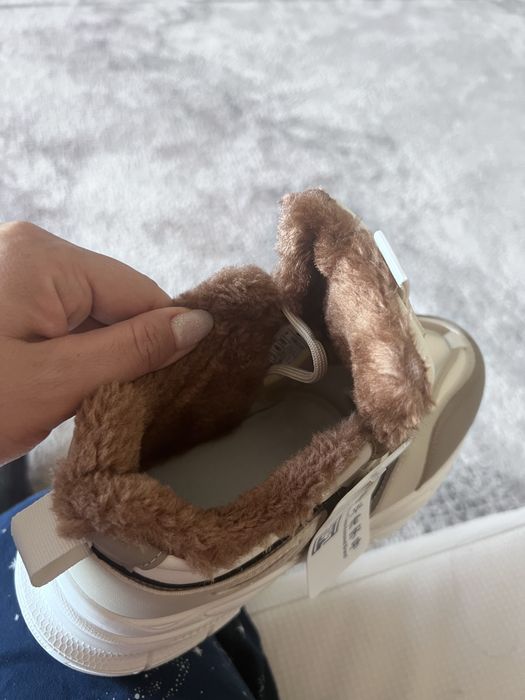 Утепленные кроссовки