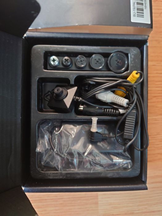 Camera spy nasture si sistem de transmisie wireless