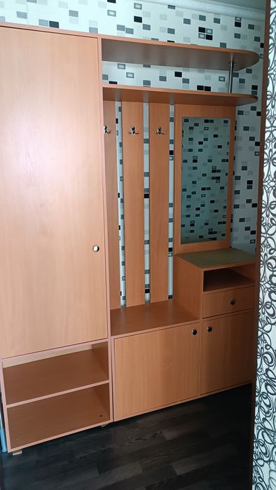 Продам прихожую б/у