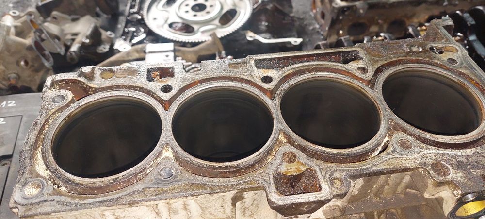 Запчасти на 4B12.  MITSHUBISHI.