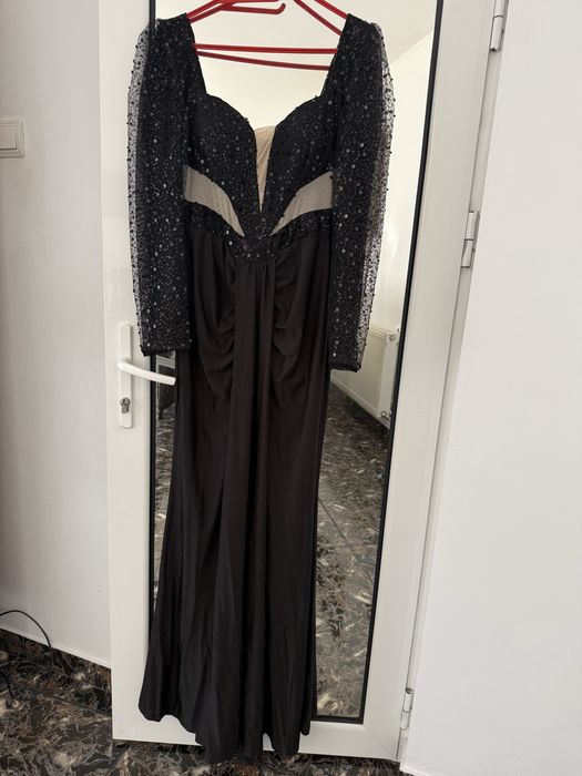 Rochie neagra de okazie cu paiete