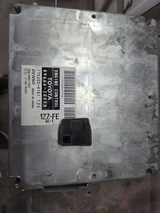 Компютър от тойота селика т23 2003г.143к.с.  със имобилайзер
