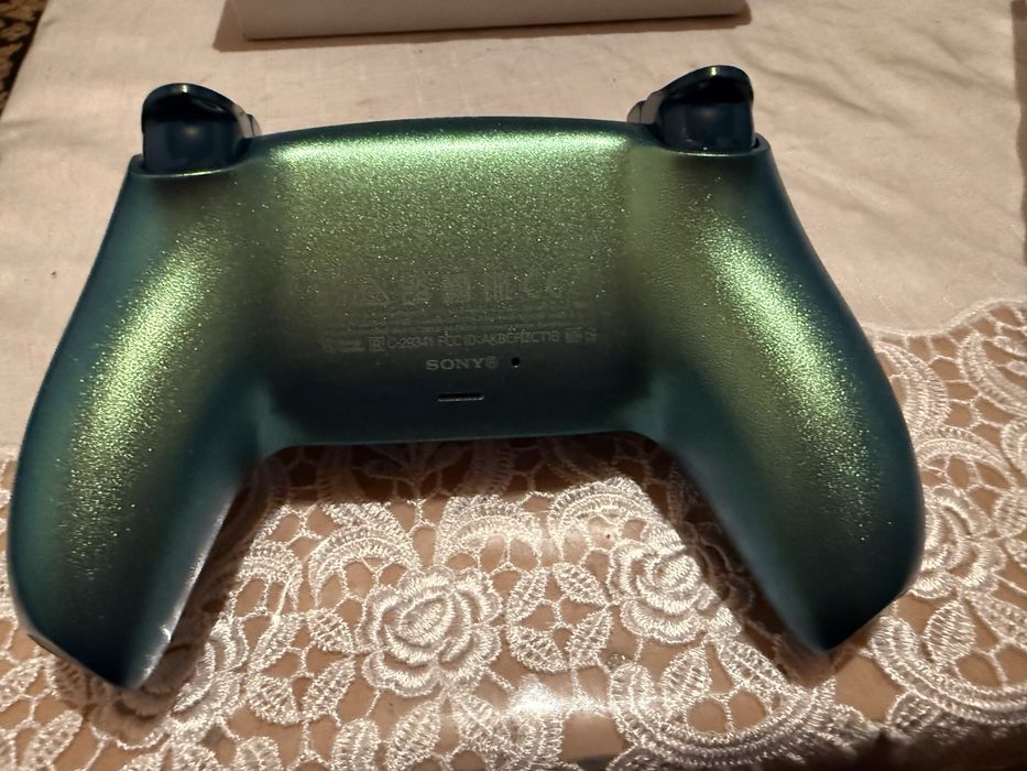 Продам геймпад от ps5 оригинал