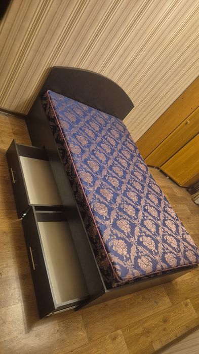 Продам кровать б/у