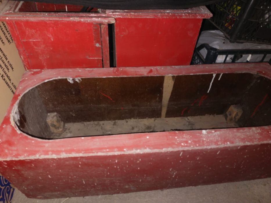 Продам ящики для огнетушителей.