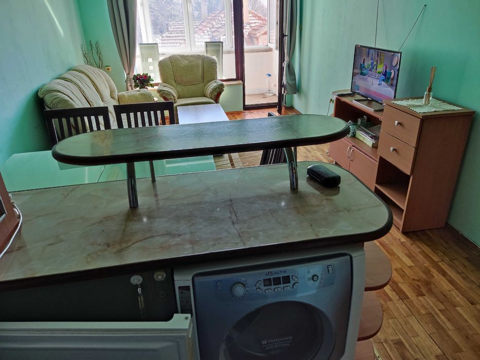 Собственик отдава под наем Двустаен апартамент в кв.Левски 1