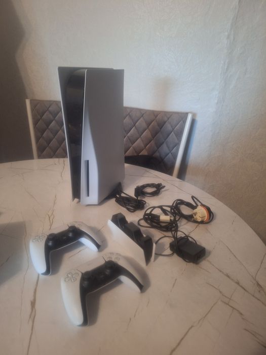 Продам плэйстейшен 5