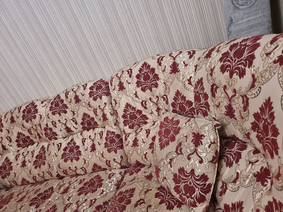 Диван сатылады срочно