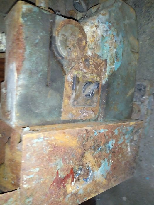 Продам слесарный станок СССР.