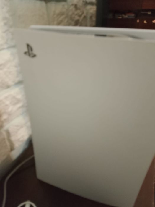 Продам PlayStation 5 + аксессуары + подарок