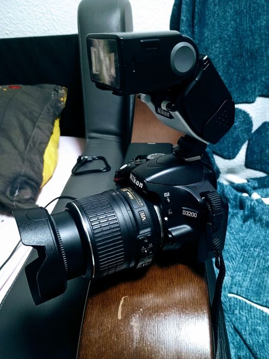Nikon 3200+bliț extern+2 telecomenzi+trepied