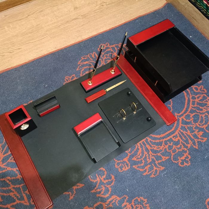 Ish stoli uchun aksessuarlar toʻplami