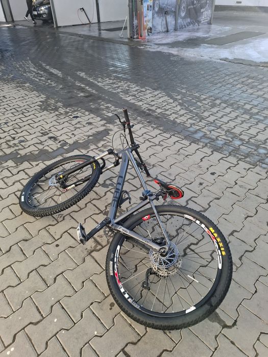 Vînd bicicleta cube aim ex, în stare perfecta