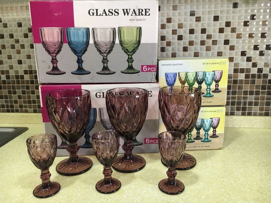 Продаётся фужеры и рюмки ,красивая расцветка .Новые