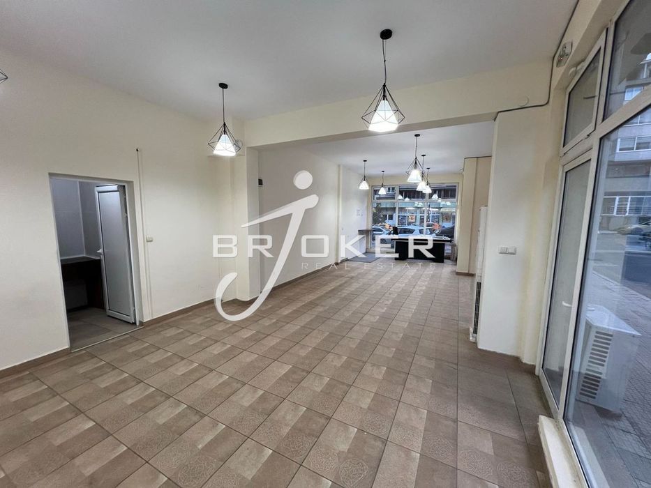 Дава се под наем Магазин в Кърджали, Възрожденци - 90 кв.м за 510 € - Снимка #2