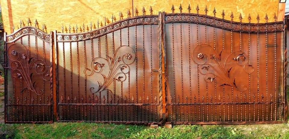 Porți și garduri din fier forjat