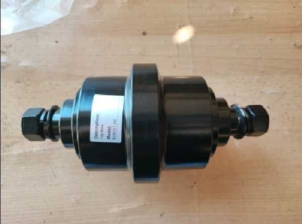 Rolă inferioară pentru Bobcat 442 - rolă de jos