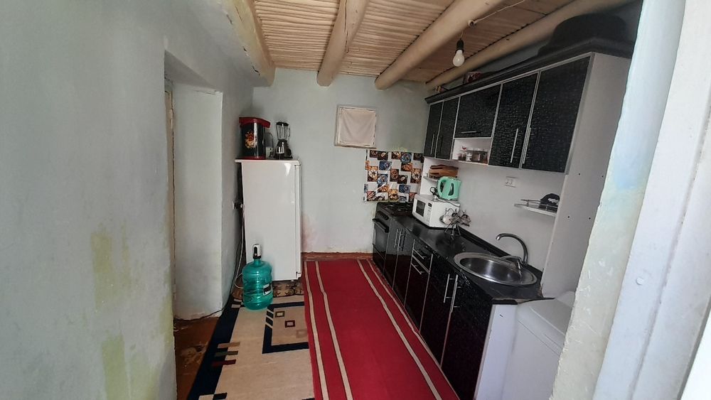 Эски шахарда 2 сотихли ховли сотилади