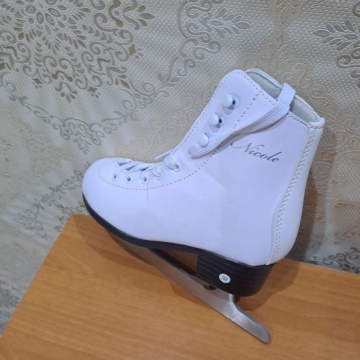 Продаются Коньки детские