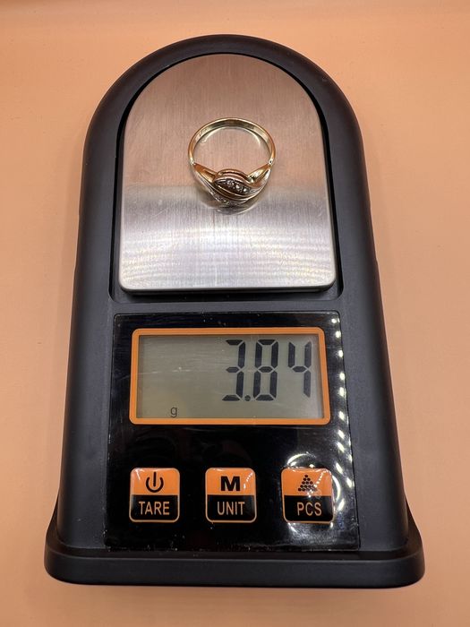 Продам золотое кольцо.