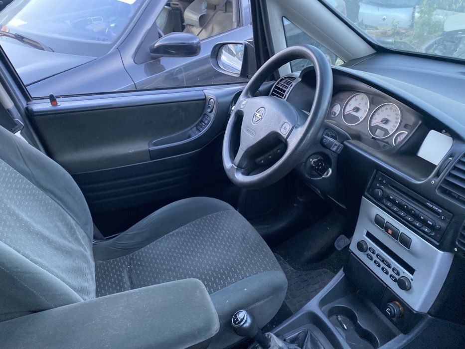 Vând bara spate Opel Zafira A 1999-2005 stare f buna !