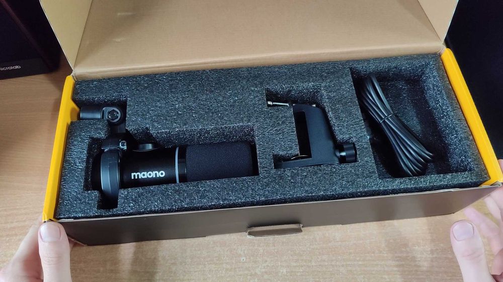 Динамический микрофон MAONO PD200X, пантограф в комплекте