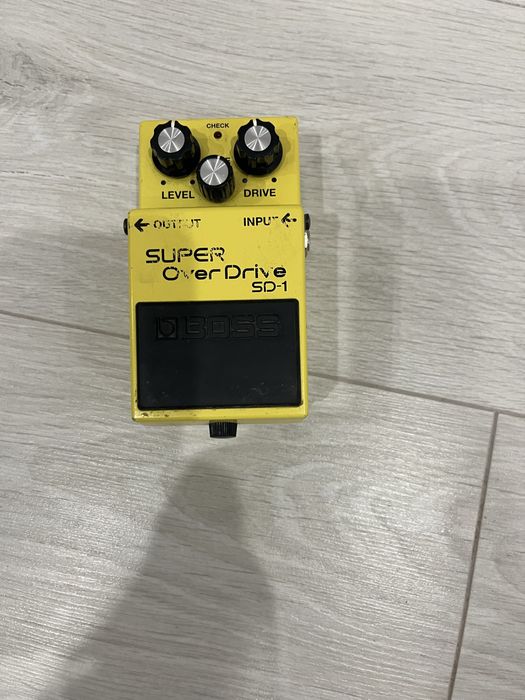 Продам гитарную педаль Boss SD 1