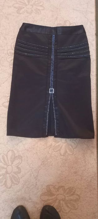 Джинсовые юбки и пиджоки.