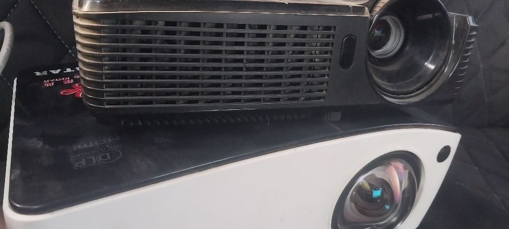 Проектор сотилади миллион келиштирамиз