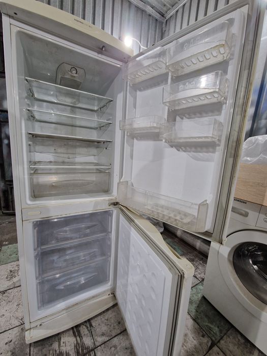 Продам холодильник LG