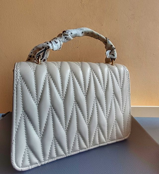 Малка бежова дамска чанта