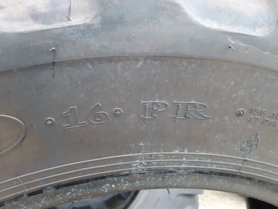 Cauciucuri 16.9-30 OZKA industriale  buldo cu 16pr livrare JCB