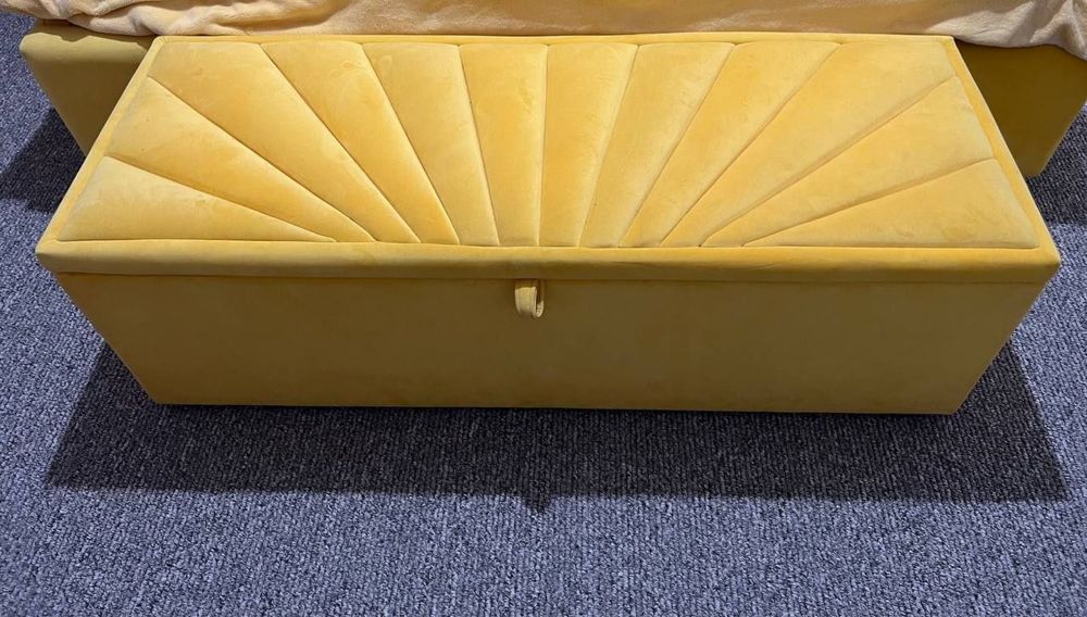 Срочно продается кровать с пуфом(сундук)