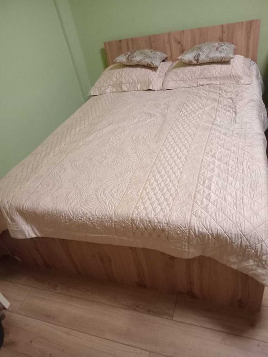 Кровать двуспальная