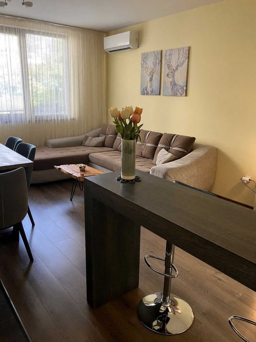 Дава се под наем Тристаен апартамент в София, Център - 90 кв.м за 700 € - Снимка #1