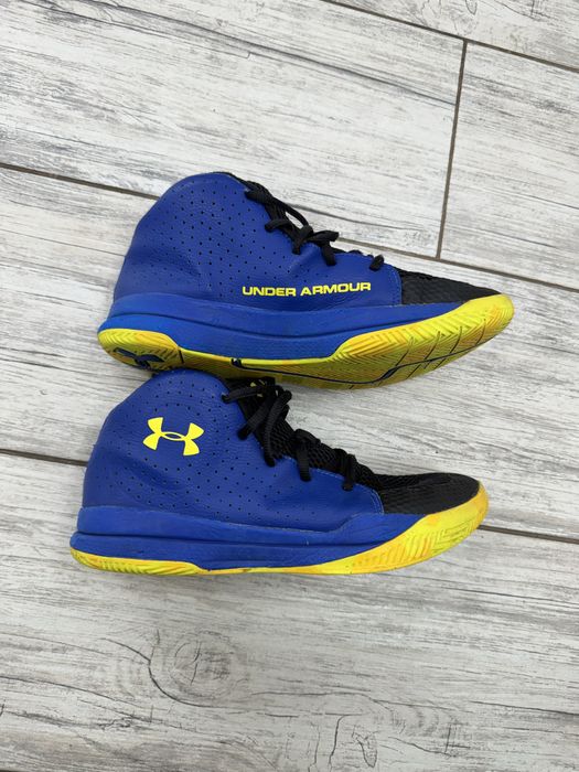 Маратонки under armour