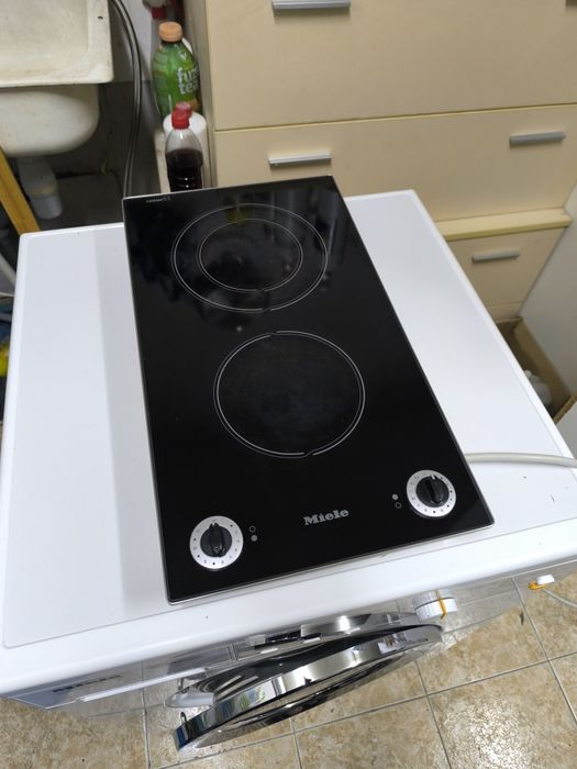 Керамичен плот Miele KM400