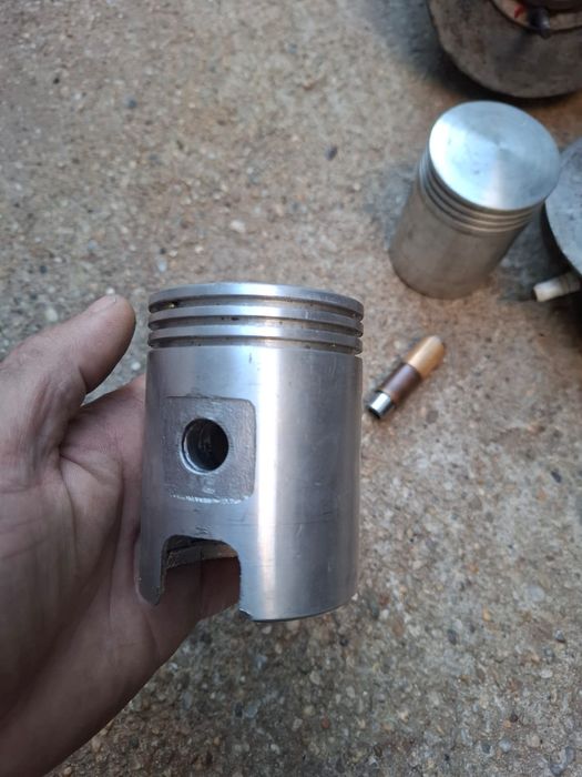 Piese motocicleta IJ 350 cilindru,quiloasa