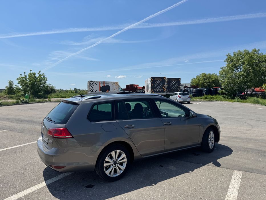 Vând Volkswagen Golf 7