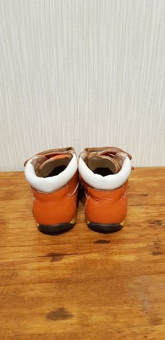 Кожаные детские ботиночки