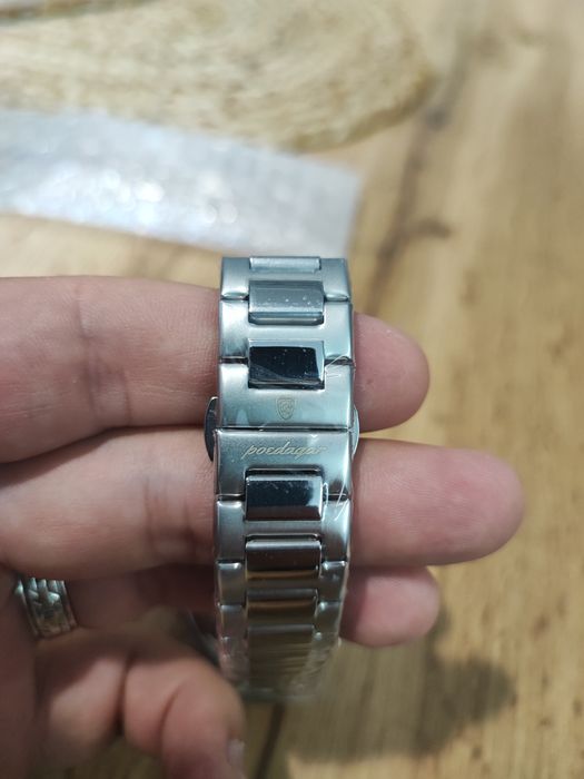 Hugo Poedagar. Ръчен Часовник