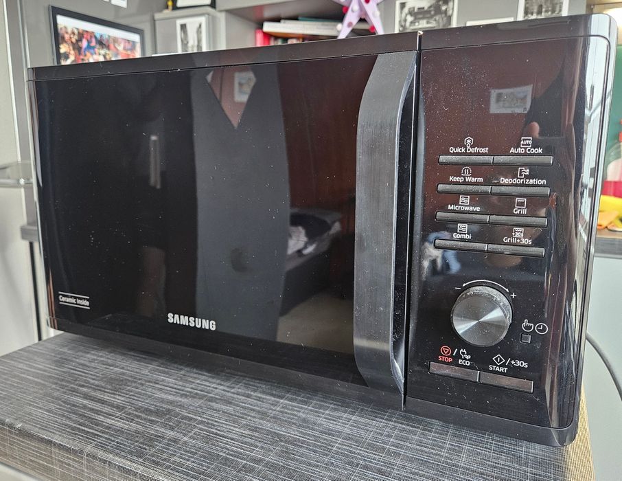 Микровълнова фурна SAMSUNG MG23K3515AK