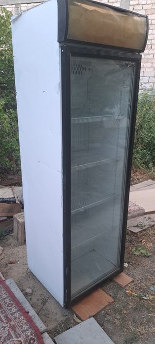 Ветрина холодильник