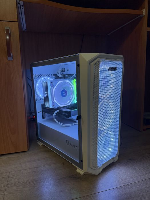 PC Gaming Intel i5-12400F / Gigabyte RTX 3050 EAGLE 8GB / 16GB DDR5 Fury Renegade RGB / SSD 512GB / Full AQIRYS Wezen Alb / Impecabil