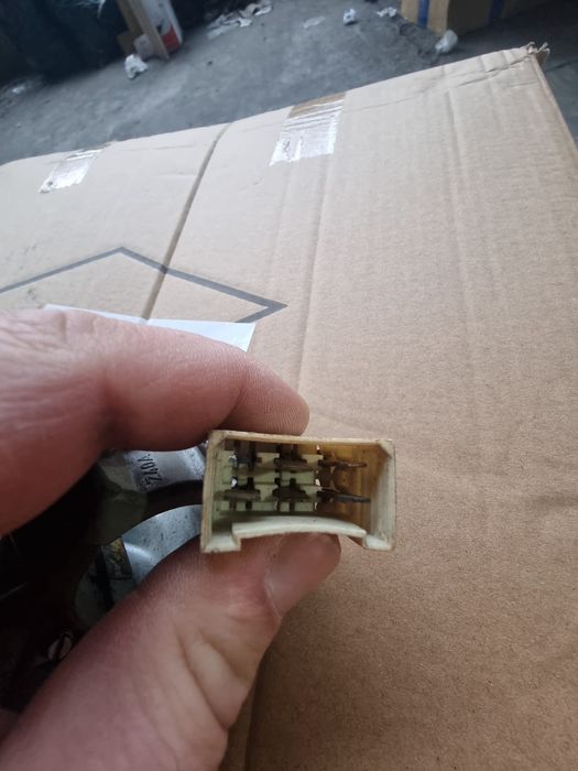 Клеморед за Фиат 125-6 поне така излиза в  Google