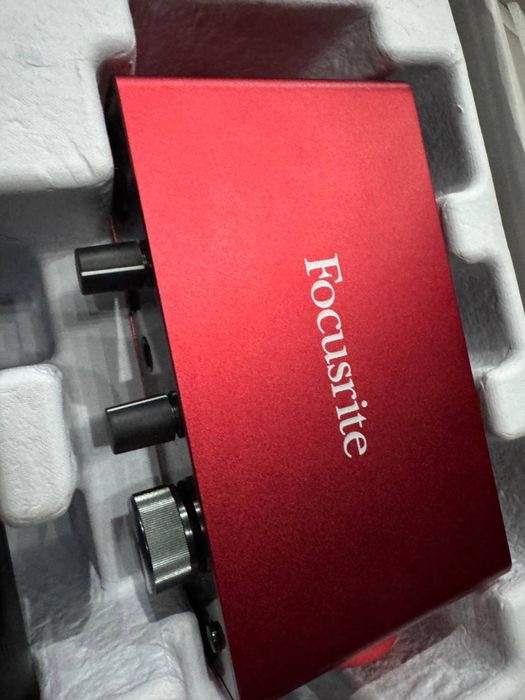 Focusrite Scarlett Solo studio и Нетбук