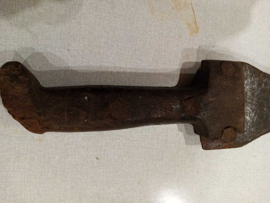 Стара кама за битов кът, механа