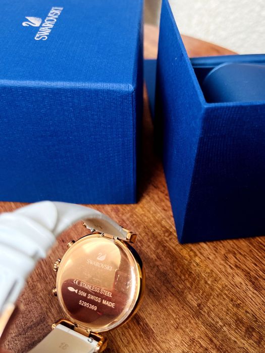 Нов Сваровски (Swarovski) дамски часовник